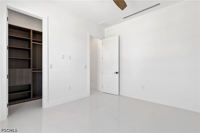 Building Photo - 3321 SW 3rd Ln