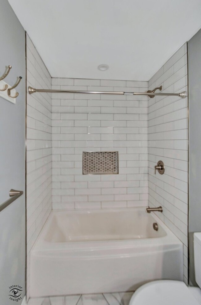 Building Photo - 7302 Blackstone Ave