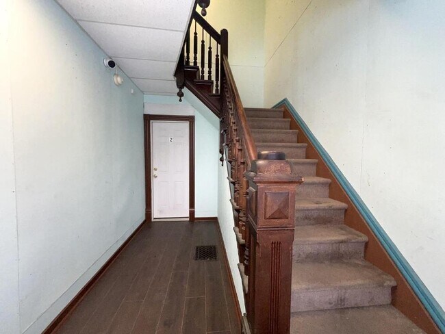 Building Photo - 89 Chestnut St