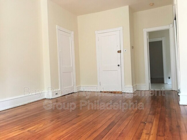 Building Photo - 435 S 51st St