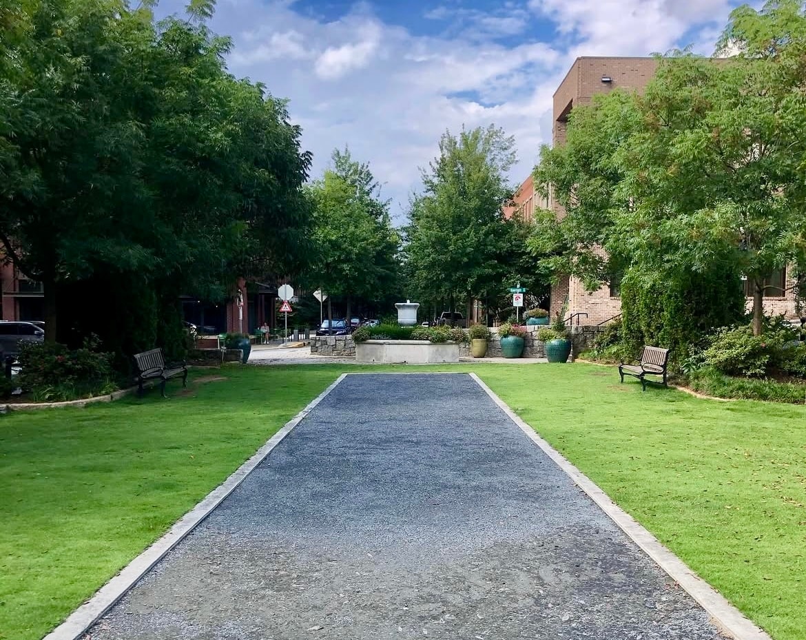 Building Photo - 943 N Ormewood Park Dr SE