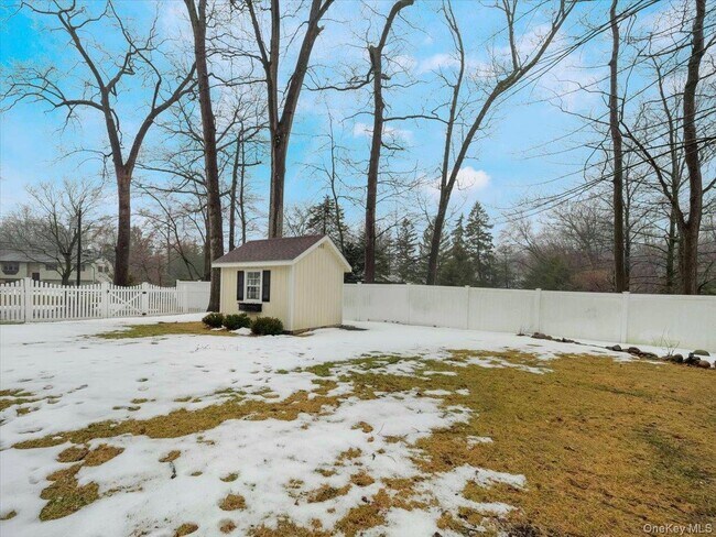 Building Photo - 5 Indian Dr