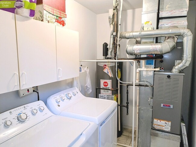 Building Photo - 2927 Falling Waters Ln