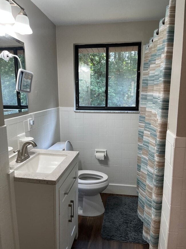 Building Photo - Shaler 2 Bedroom Townhouse