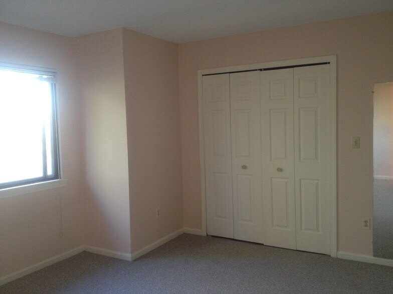 Building Photo - 180 Conestoga Way
