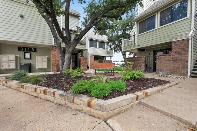 Building Photo - 3109 Sondra Dr