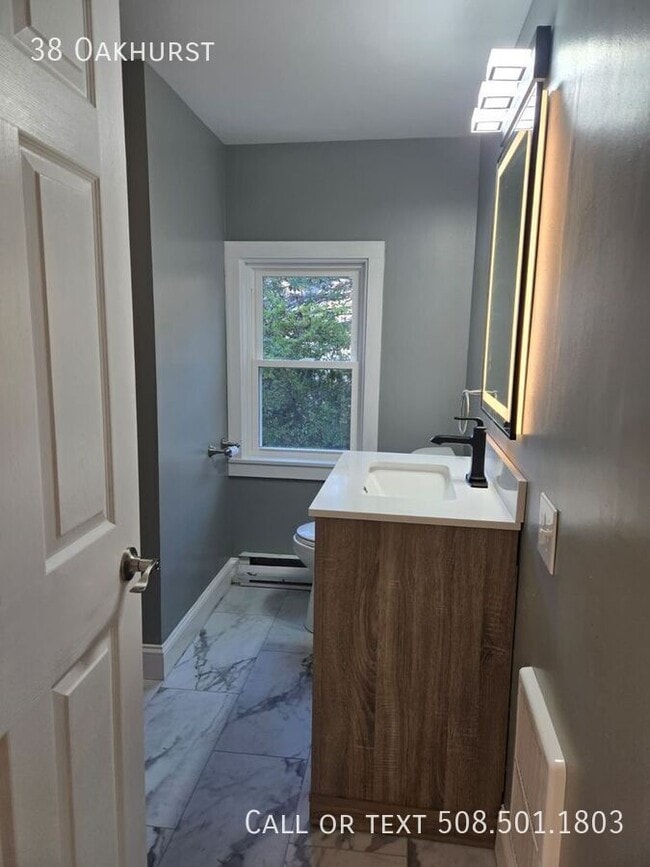 Building Photo - 38 Oakhurst-