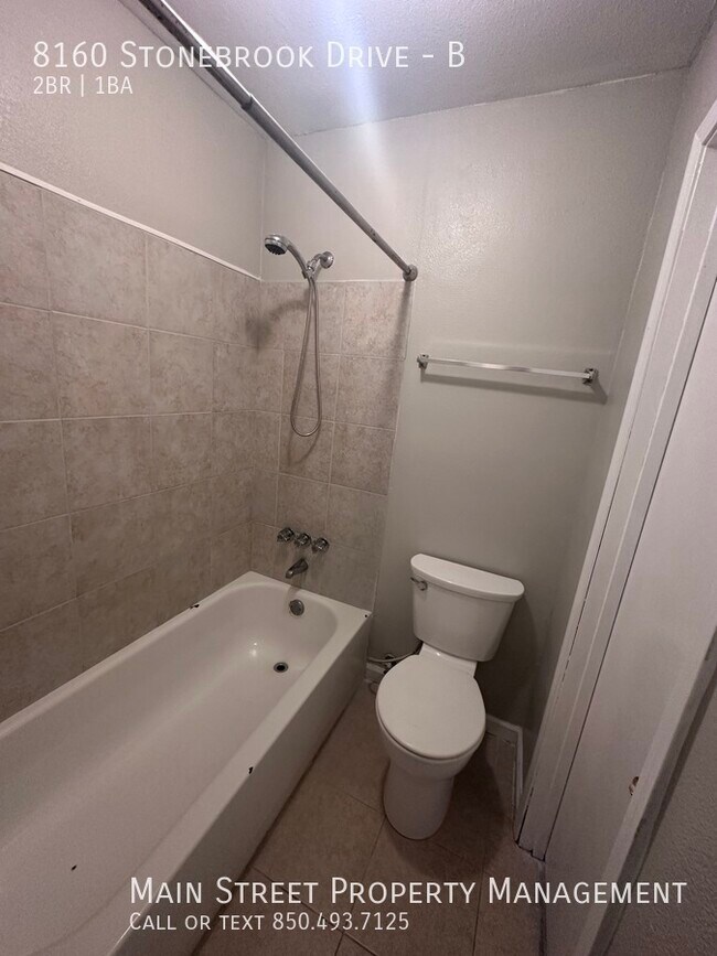 Building Photo - 8160 Stonebrook Drive #B