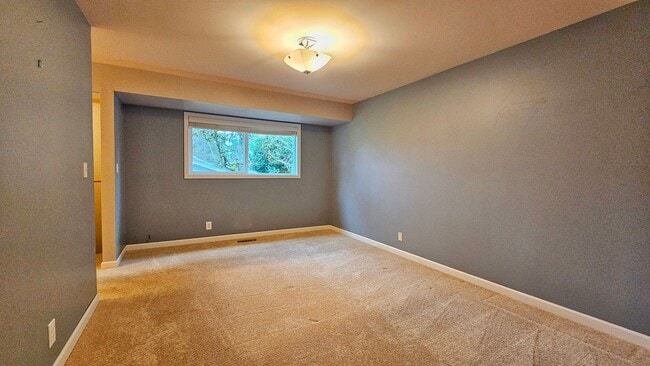 Building Photo - Beautiful 3 Bed 2 Bath Rambler in Beautiful Redmond