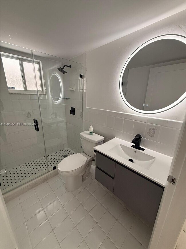 Building Photo - 3262 W 70th St