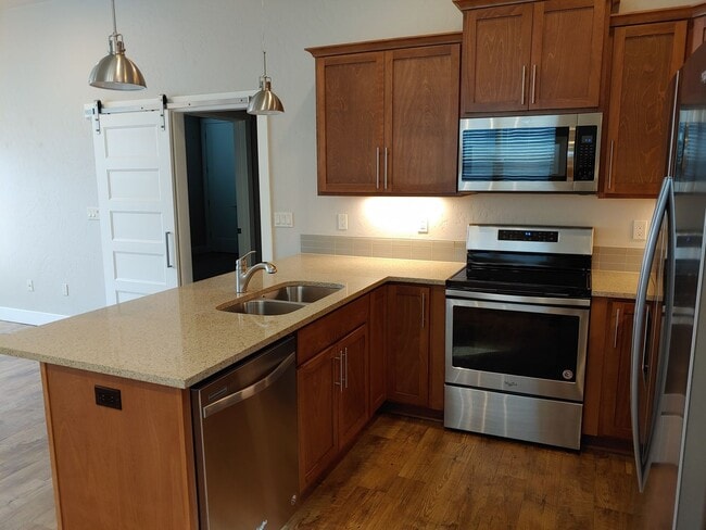 Building Photo - Beautiful Low Maintenance Home in Gated Co...