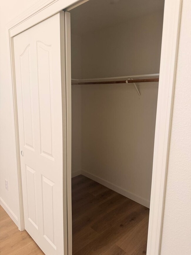 Building Photo - Updated 3-bedroom, 2-bath home in Redding