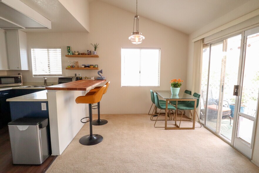 Building Photo - 11317 Avenida De Los Lobos