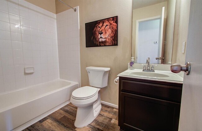 Building Photo - 2650 Daryns Landing Dr