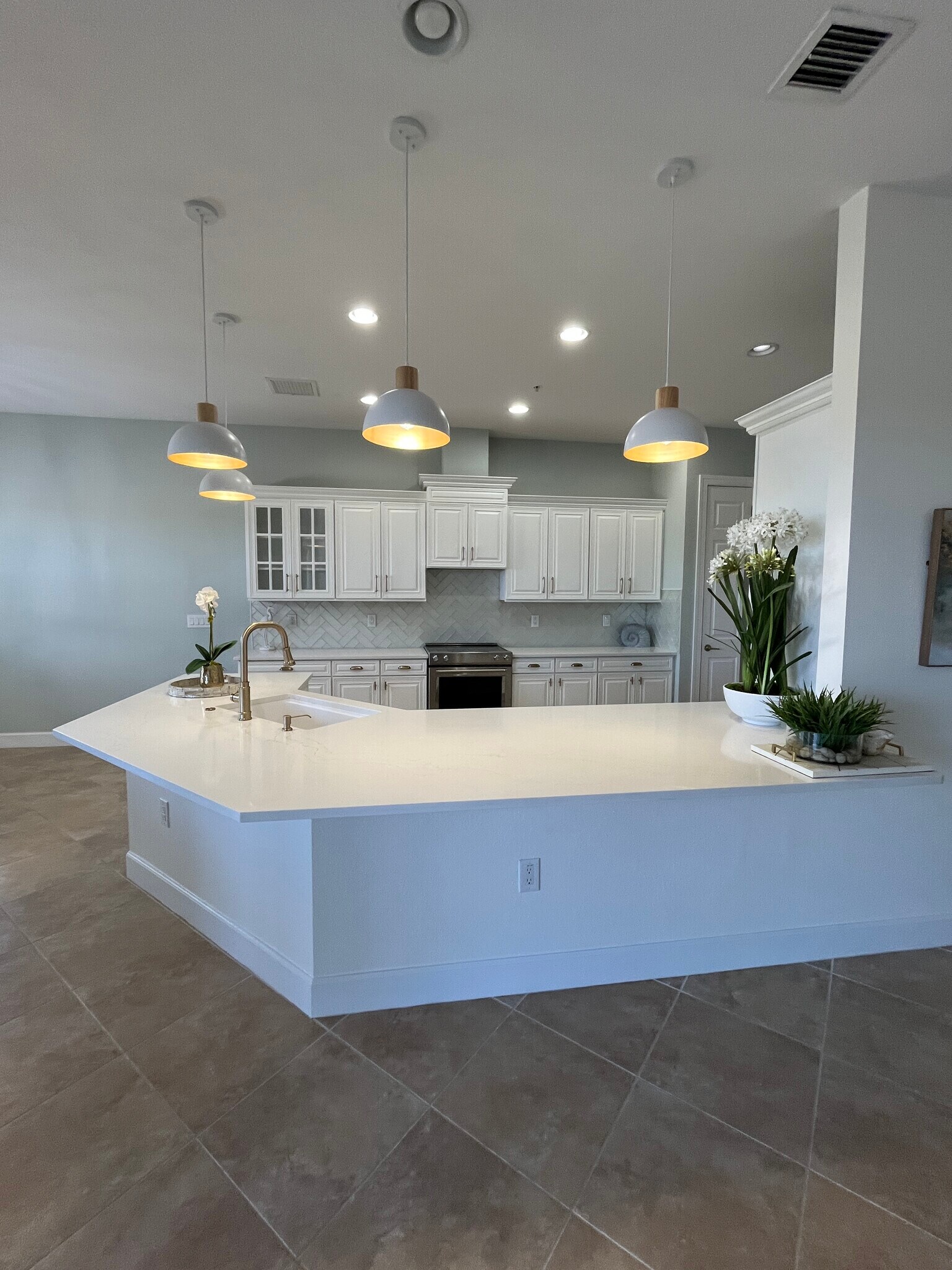 Breakfast Bar - 7877 Clemson St