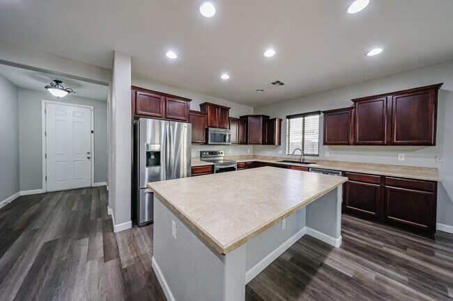 Building Photo - 16982 W Rio Vista Ln