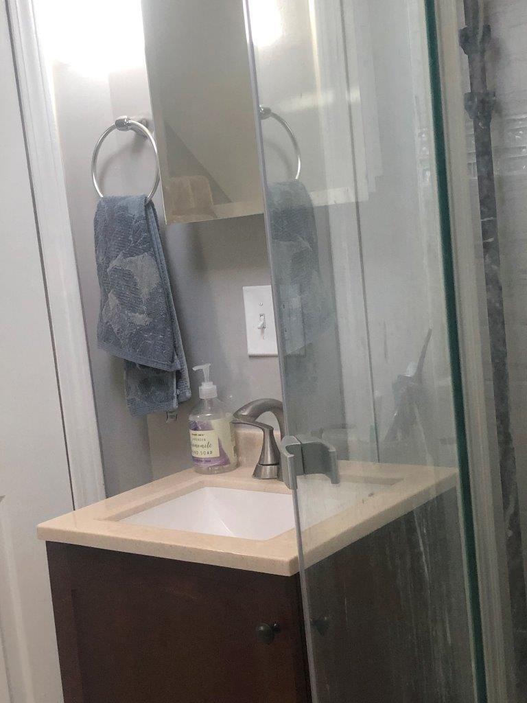 Building Photo - 2245 W Shakespeare Ave