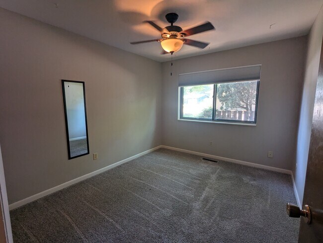 Building Photo - 1754 Yucca Ct