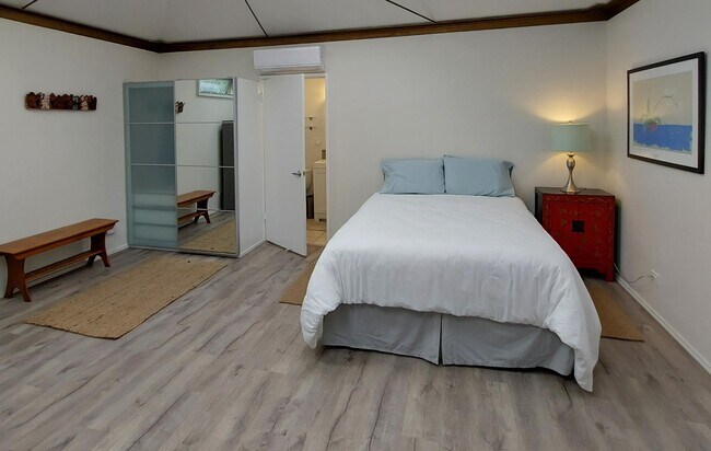 Building Photo - 1105 Palms Blvd