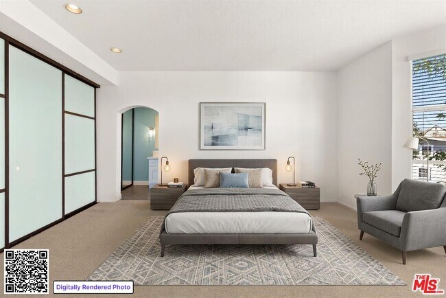 Building Photo - 4643 E 4th St