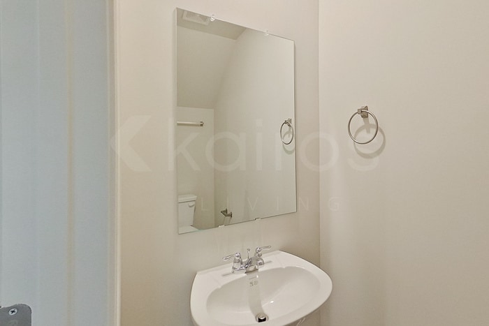 Building Photo - 345 Ironwood Ct