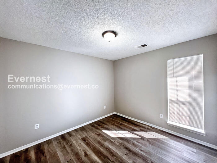 Building Photo - 7594 Iris Dr