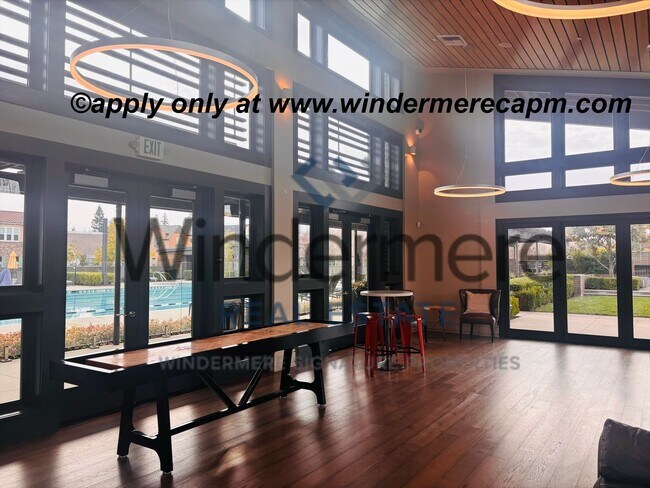 Building Photo - Modern Living in the heart of McKinley Village!