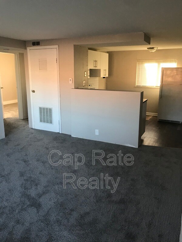 Building Photo - 3622 Cushing Dr