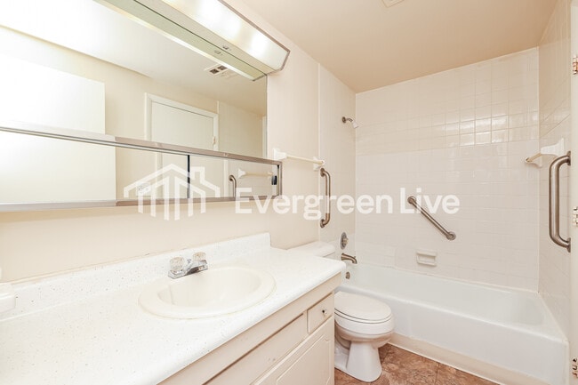 Building Photo - 5714 Troy Villa Blvd