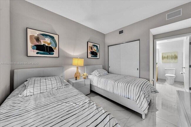 Building Photo - 16385 Biscayne Blvd