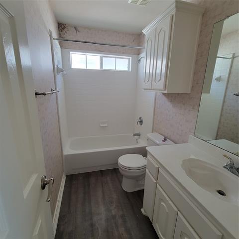 Building Photo - 5400 Meadow Valley Dr