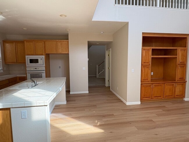 Building Photo - Move-in Special $500.00 off first months rent    Large beautiful home, new paint. Bedroom and ful...