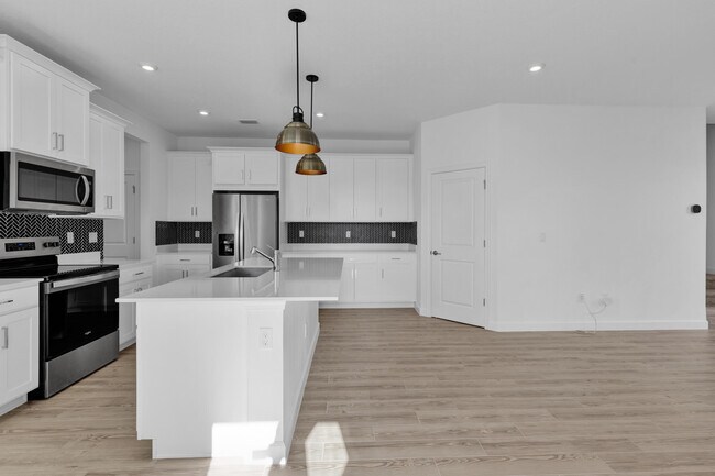 Building Photo - 14075 SW Thorens Dr