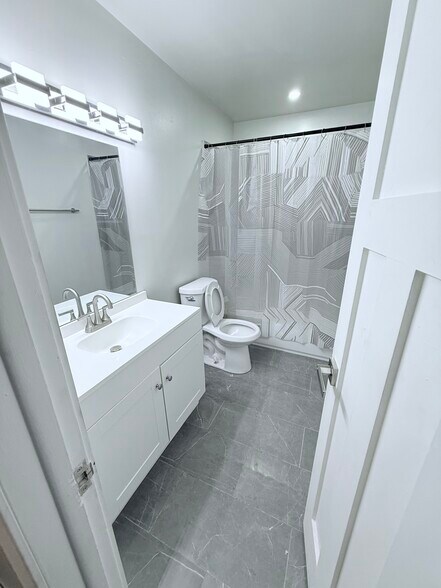 Main floor bathroom - 1281 Worley Dr