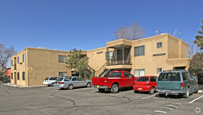 Building Photo - 609 Mesilla St SE