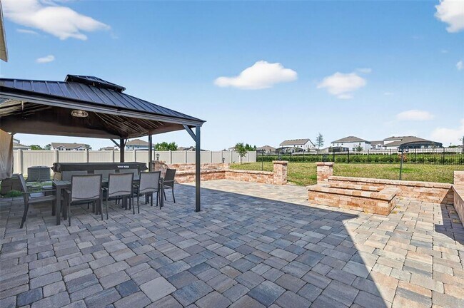 Building Photo - 6070 Sierra Crown St