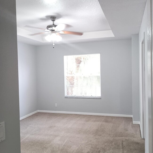 Building Photo - 2410 SE Santos Dr