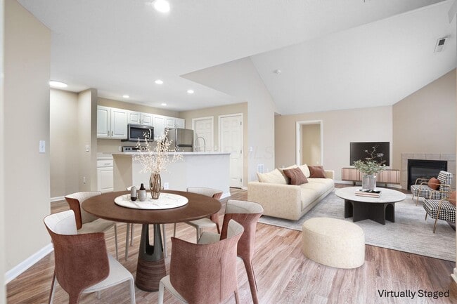 Building Photo - 5027 Stratford Pine Ln