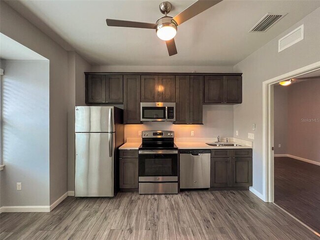 Building Photo - 204 NW 18th St