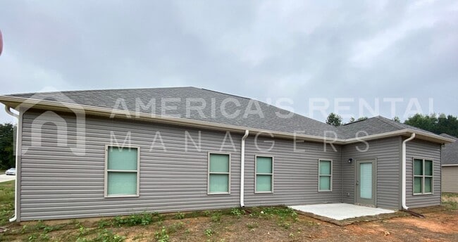 Building Photo - Home for Rent in Jasper, AL... Available to View Now!!!