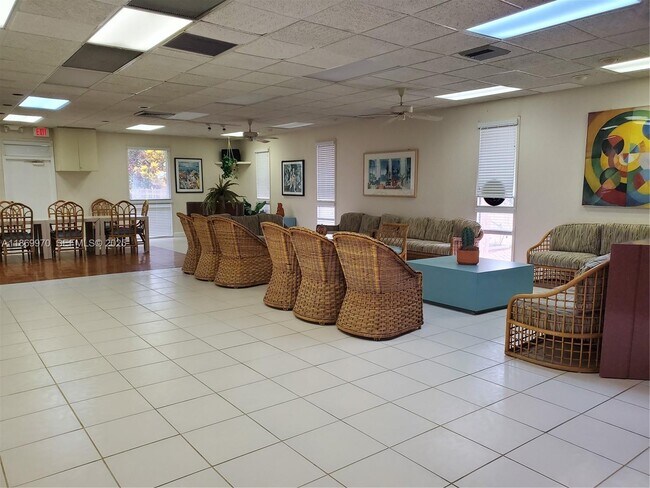 Building Photo - 5550 NW 44th St