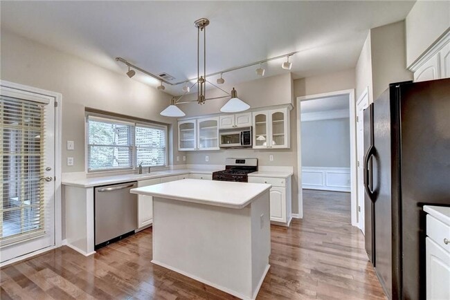 Building Photo - 7470 Brookwood Way