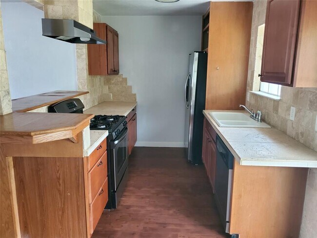 Building Photo - 807 Fernwood Cove