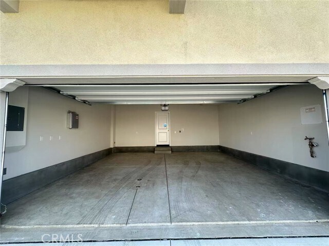 Building Photo - 401 Verna St