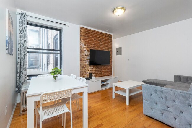 Primary Photo - 1794 1st Ave