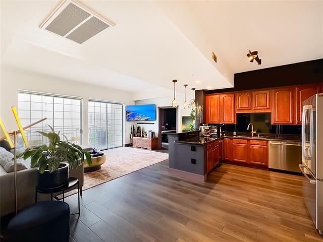 Building Photo - 3225 Turtle Creek Blvd