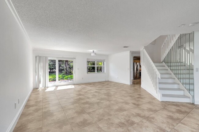 Building Photo - Boca Raton Modern Comfort Meets Florida Ch...