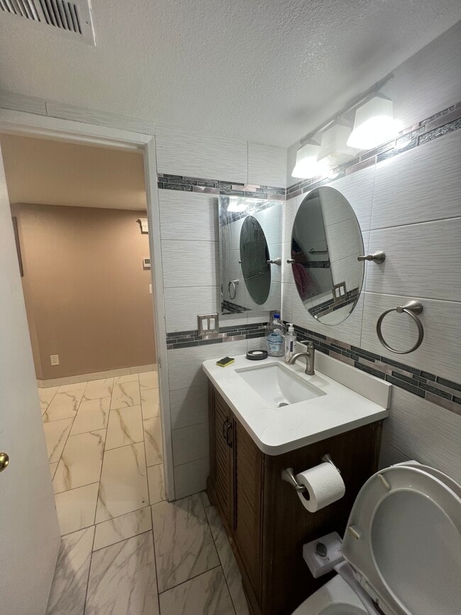 Building Photo - 13250 Sundance Cir