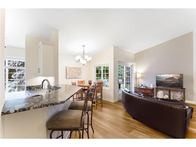 Building Photo - 3566 Blue Jay Way