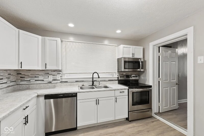 Building Photo - 734 Parkway Ave